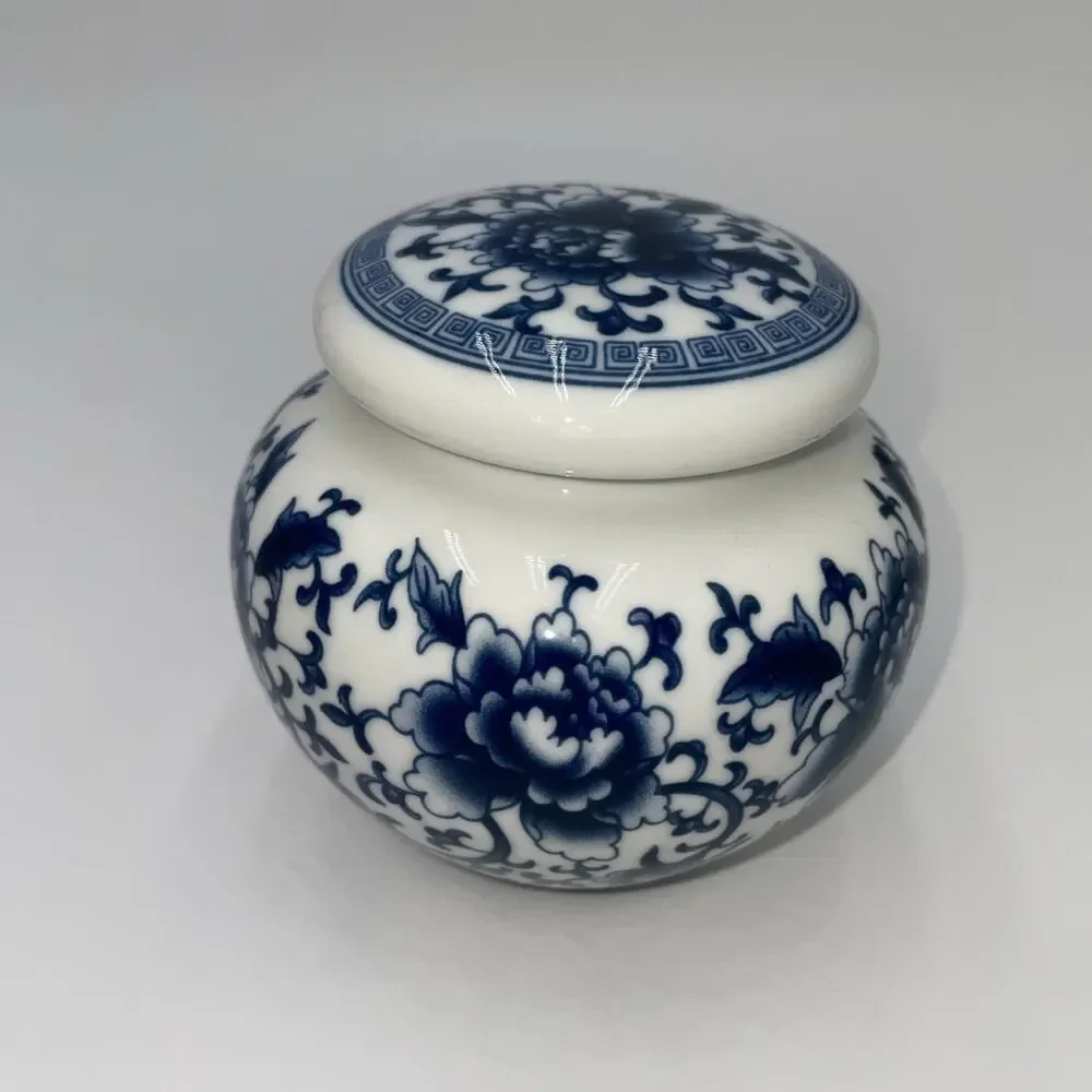 Chinese Traditional Blue White Porcelain Ceramic Small Ginger Jar Floral Display - Picture 9 of 9